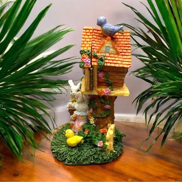 VINTAGE Easter Bunny & Birdhouse Figurine - Hinged Secret Compartment - Picture 3 of 11